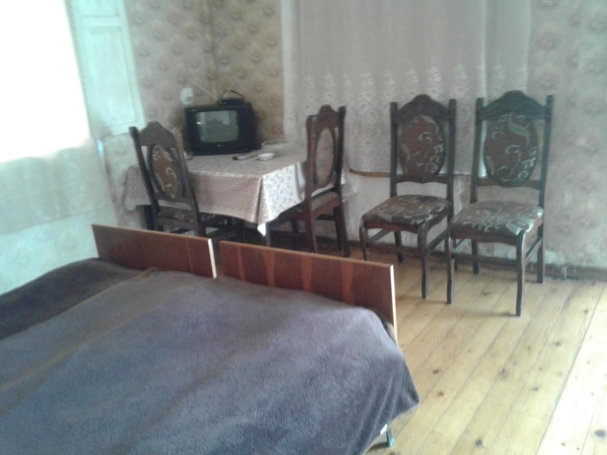 Levani'S Guesthouse Zugdidi Eksteriør bilde