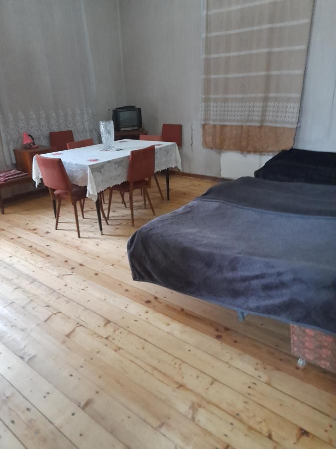 Levani'S Guesthouse Zugdidi Eksteriør bilde