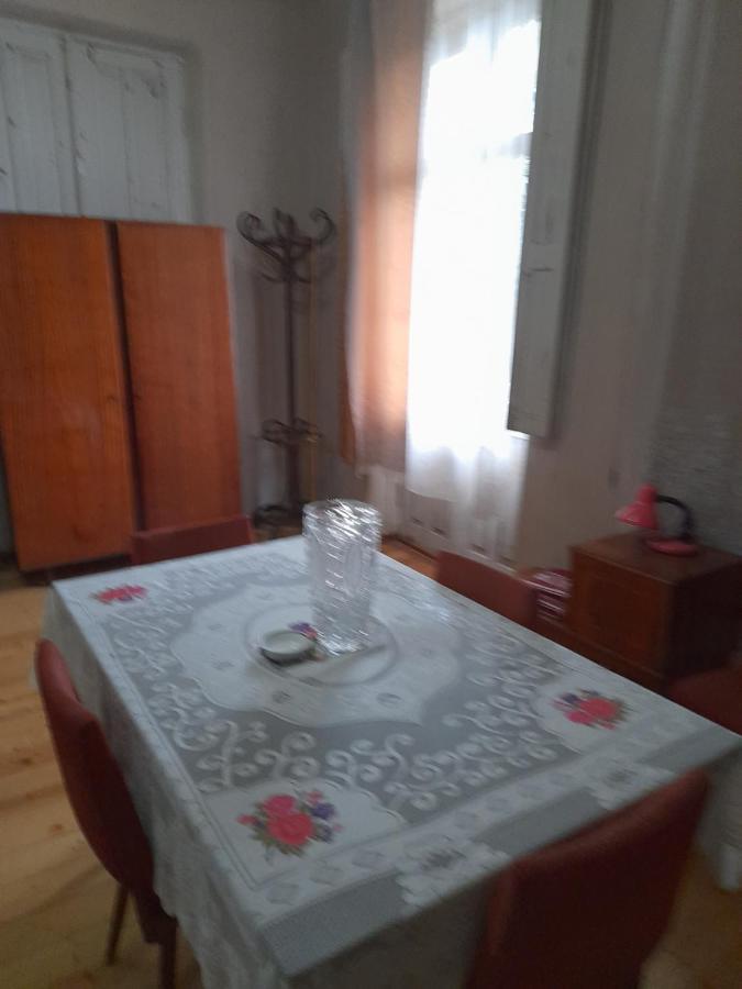 Levani'S Guesthouse Zugdidi Eksteriør bilde